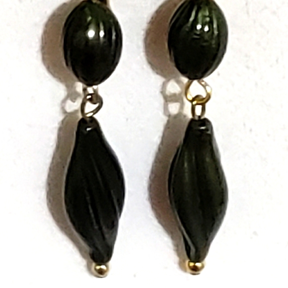 Fashion Jewelry VTG Earrings Green Beaded Dangles - Picture 4 of 4